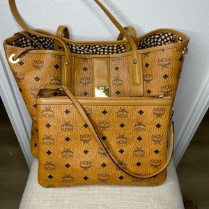 COPY - MCM Medium Liz reversible tote